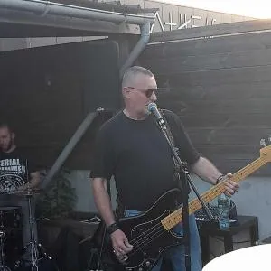 Photo 1 de l'annonce Bassiste cherche à monter un groupe ou en rejoindre un
